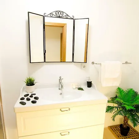 Light & Colors - Ctr Apartment *